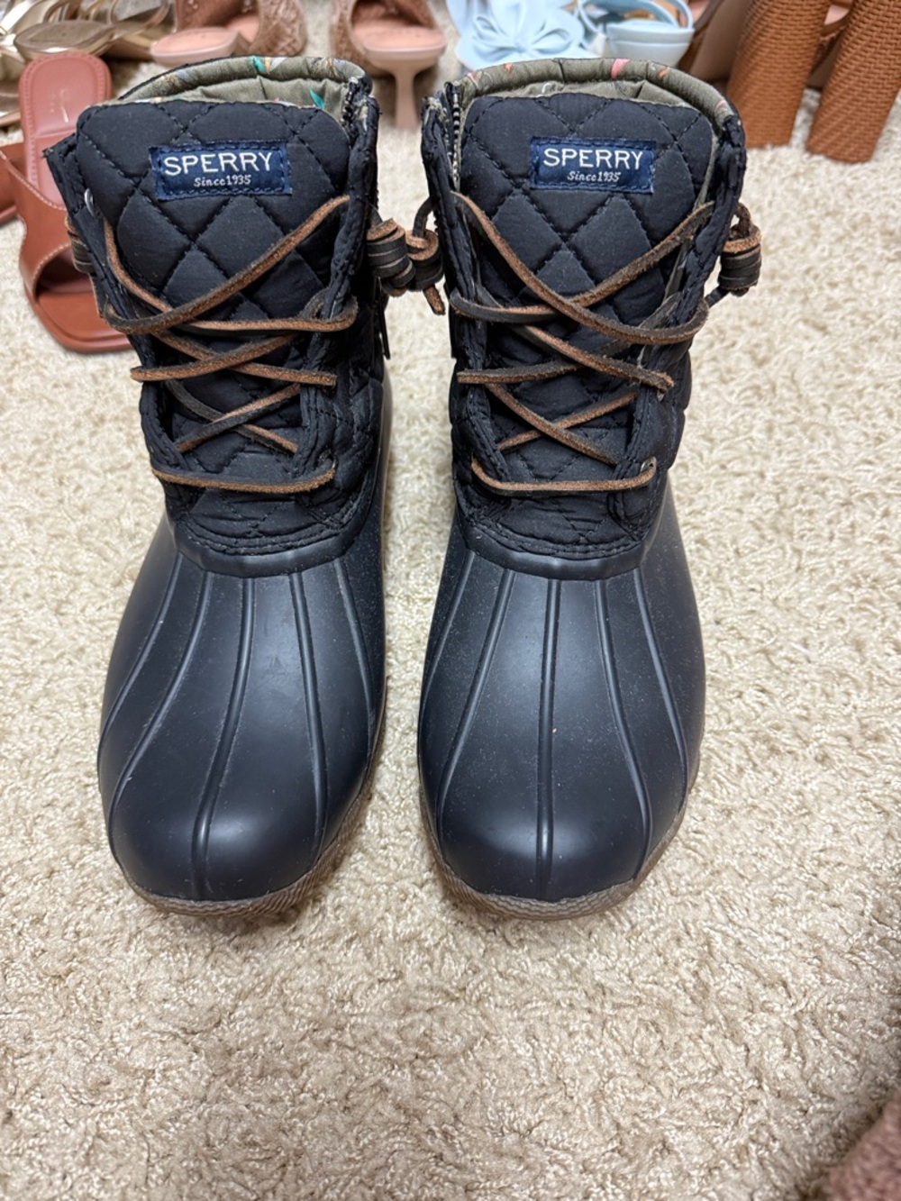 Sperry Black Quilted Lace-Up Duck Boots size 7